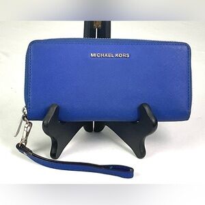 Michael Kors -(LIKE NEW)-electric blue,saffiano leather
, single zip wristlet